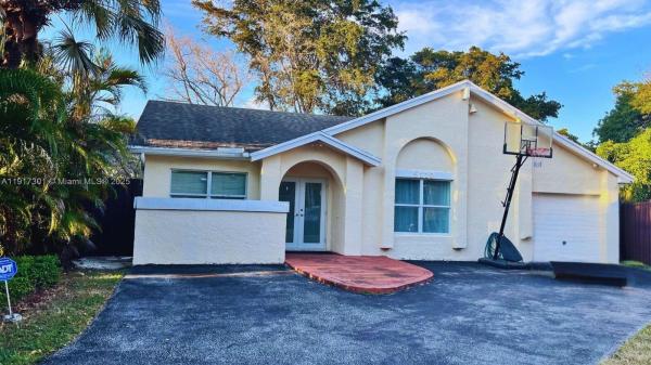 Lakes Of The Meadow, 5110 SW 153rd Pl N, Kendall West, Florida 33185, image 2