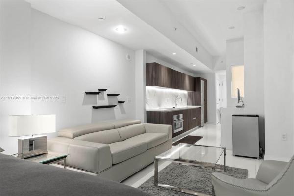 Paramount Miami Worldcenter, 851 NE 1st Ave #300, Miami, Florida 33132, image 1