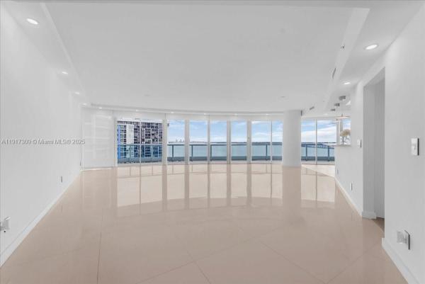 Bristol Tower, 2127 Brickell Ave #1701, Miami, Florida 33129, image 2