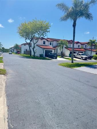 Saga Bay Townhomes, 8419 SW 209th St, Cutler Bay, Florida 33189, image 2
