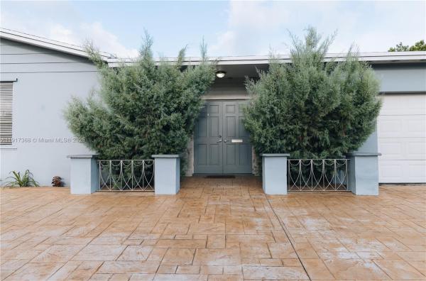 1720 SW 87th Ave, Miami, Florida 33165, image 1