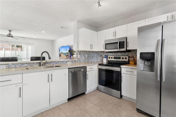 Malibu Bay, 849 NW 208th Way, Pembroke Pines, Florida 33029, image 2