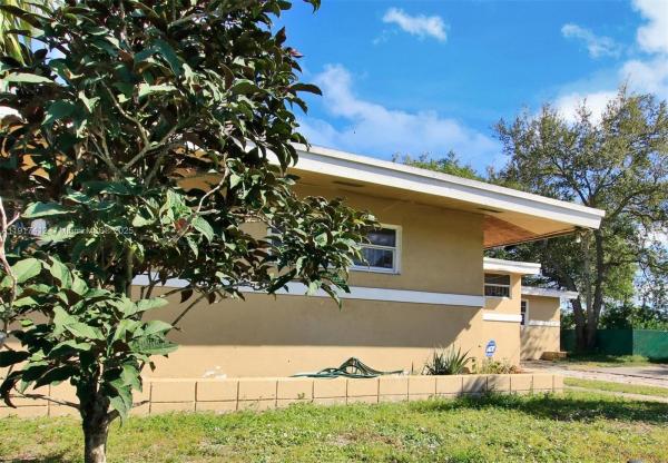Carol City Gardens, 18701 NW 39th Ct, Miami Gardens, Florida 33055, image 2