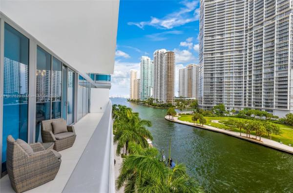 Epic Hotel & Residences, 200 Biscayne Boulevard Way #504, Miami, Florida 33131, image 1