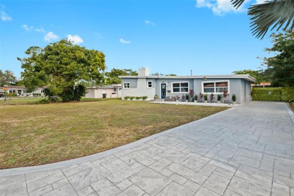 Hialeah Golf Course, 281 Iroquois St, Miami Springs, Florida 33166, image 2