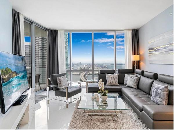 Paramount Miami Worldcenter, 851 NE 1st Ave #3909, Miami, Florida 33132, image 1