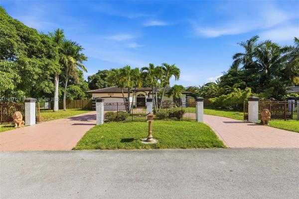 Country Grove South, 19601 SW 128th Ct, South Miami Heights, Florida 33177, image 3