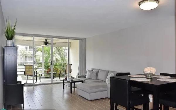 Lagoon Place, 9230 Lagoon Pl #215, Davie, Florida 33324, image 1