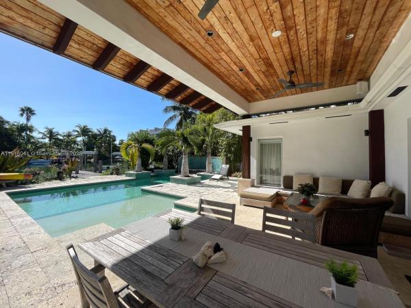 Normandy Golf Course, 670 S Shore Dr, Miami Beach, Florida 33141, image 1