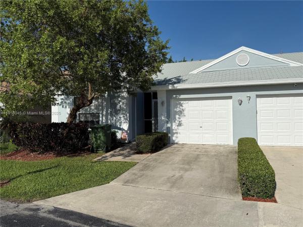 North Gate, 737 SE 22nd Dr, Homestead, Florida 33033, image 2