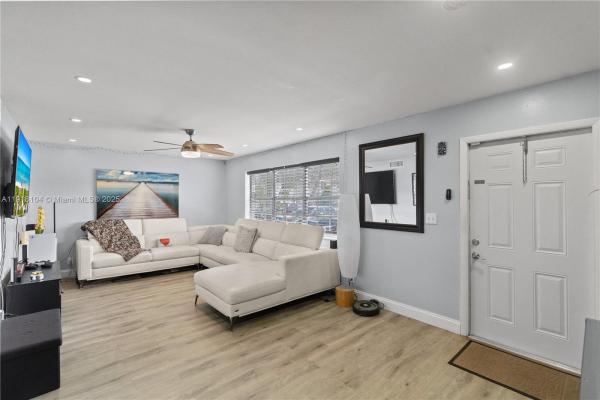 Arrowhead Golf & Tennis Club, 8089 SW 18th Ct #2-7, Davie, Florida 33324, image 1