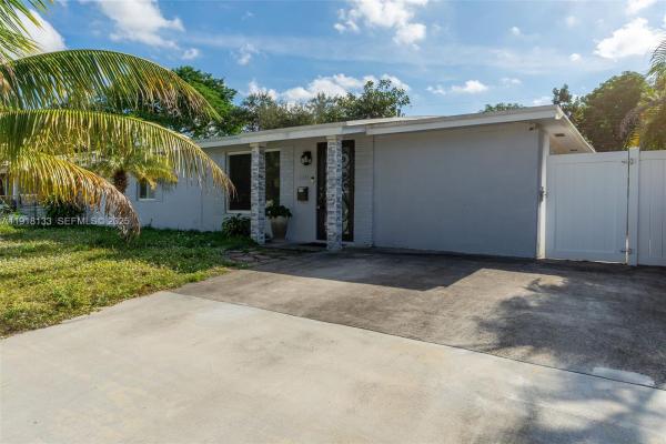 Palm Lane Villa, 6634 Hope St, Hollywood, Florida 33024, image 1