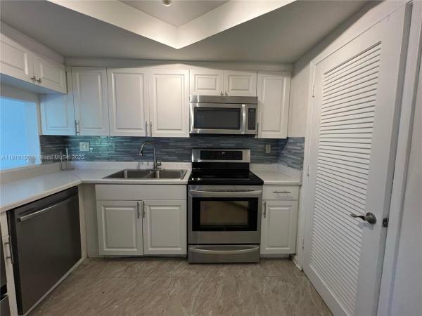 721 SE 1st Way #B18, Deerfield Beach, Florida 33441, image 1