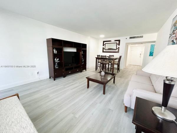 The Decoplage, 100 Lincoln Rd #535, Miami Beach, Florida 33139, image 2