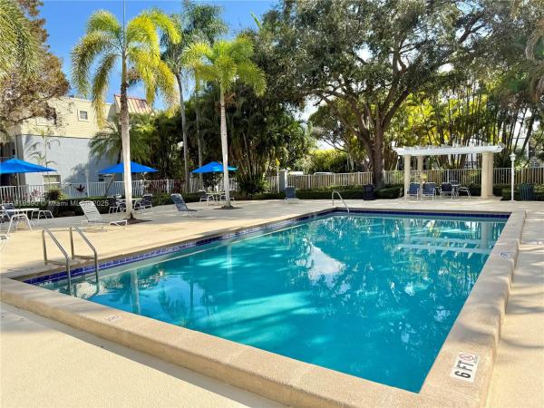 4600 SW 67th Ave #215, Unincorporated Dade County, Florida 33155, image 1