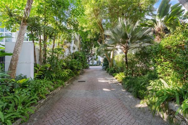 Longview Villas, 475 S Bayshore Dr #2, Miami, Florida 33133, image 1