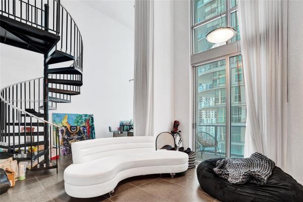 Met 1, 300 S Biscayne Blvd #L-1206, Miami, Florida 33131, image 2