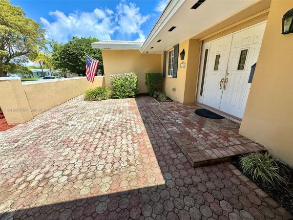Coral Reef Estates, 16225 SW 88th Avenue Rd #, Palmetto Bay, Florida 33157, image 2