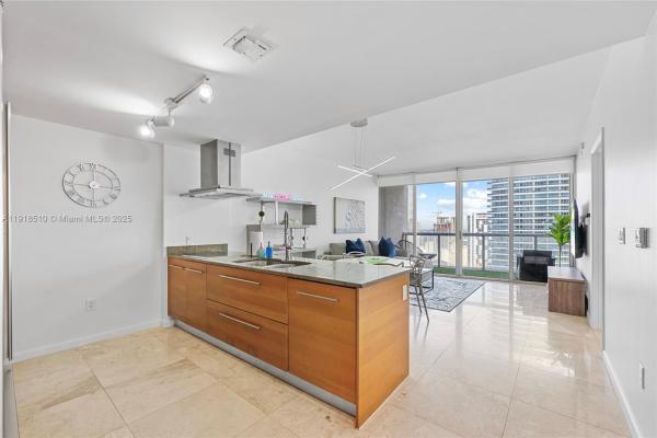 Icon Brickell Tower 3, 485 Brickell Ave #3503, Miami, Florida 33131, image 2