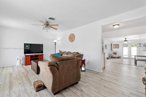 Hillmont Middle River Vista, 2012 NW 11th Ave, Fort Lauderdale, Florida 33311, image 3