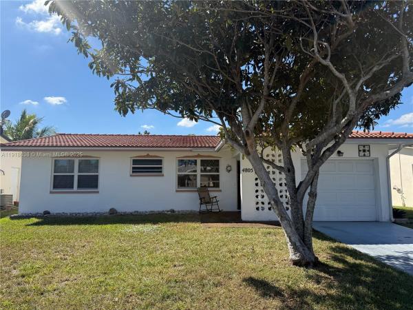 Mainlands Of Tamarac Lakes, 4805 Highland Dr, Tamarac, Florida 33319, image 1