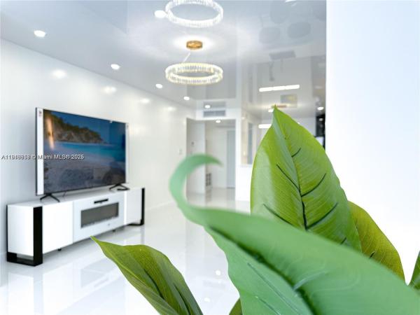 De Soto Park South, 501 Three Islands Blvd #515, Hallandale Beach, Florida 33009, image 1