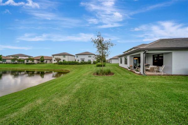 Cassia Estates, 2941 Shortleaf Ave, Lauderdale Lakes, Florida 33311, image 2