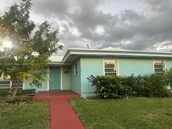 Palmetto Country Club Estates, 16001 SW 98th Ave, Palmetto Estates, Florida 33157, image 2