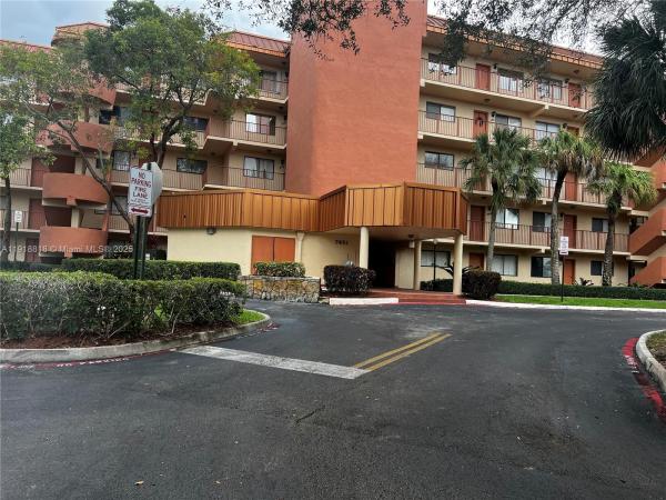 Plantation Forest, 7451 NW 16th St #502, Plantation, Florida 33313, image 2