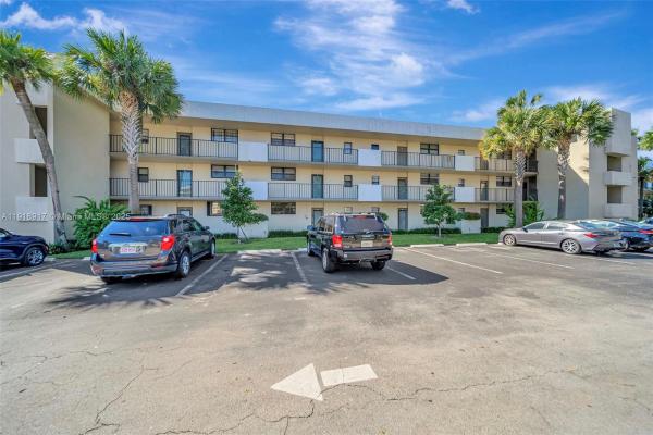 The Palms Of Deer Creek, 2450 Deer Creek Country Club Blvd #109-B, Deerfield Beach, Florida 33442, image 2