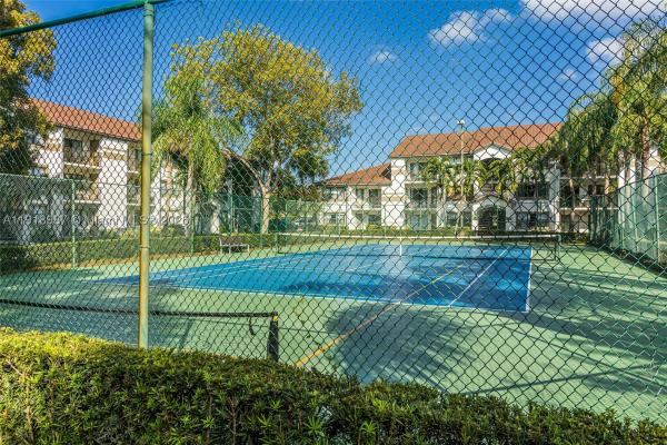 Hollywood Parc, 650 S Park Rd #13-5, Hollywood, Florida 33021, image 1