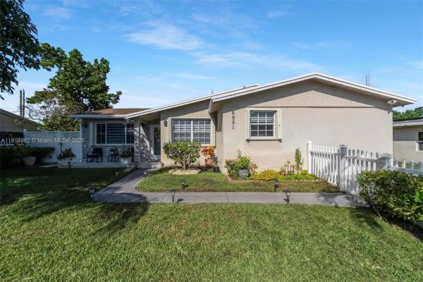 Driftwood Acres, 6951 Liberty St, Hollywood, Florida 33024, image 3