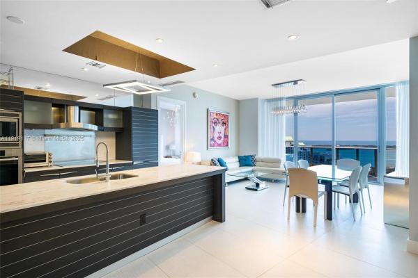 Epic Hotel & Residences, 200 Biscayne Boulevard Way #4707, Miami, Florida 33131, image 1