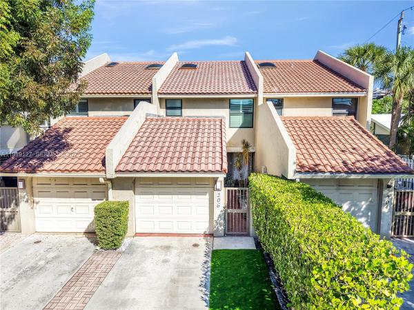 Lauderdale By The Sea No HOA, 206 Washingtonia Ave, Lauderdale By The Sea, Florida 33308, image 1