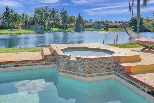Hawkes Bluff, 5421 Hawkes Bluff Ave, Davie, Florida 33331, image 2