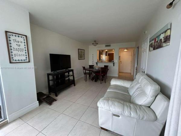Triton Tower, 2899 Collins Ave #625, Miami Beach, Florida 33140, image 2