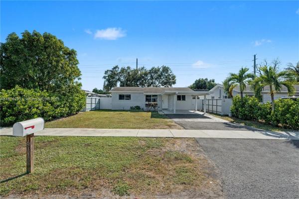 Beverly Park, 6310 Adams St, Hollywood, Florida 33023, image 1