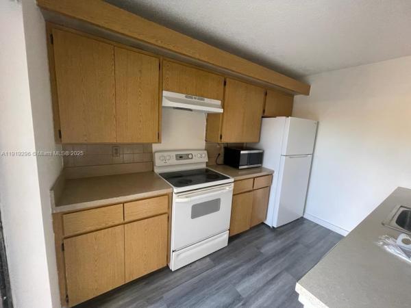 Waterside Luxury Townhomes, 513 GREEN Springs Pl #513, West Palm Beach, Florida 33409, image 1