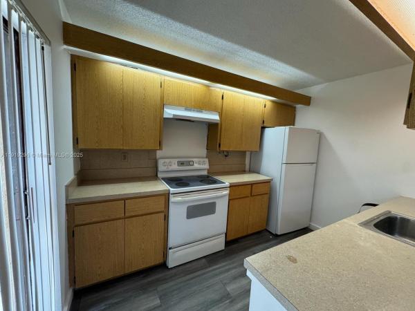 Waterside Luxury Townhomes, 513 GREEN Springs Pl #513, West Palm Beach, Florida 33409, image 2