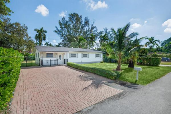 Twin Lakes Manor, 6255 SW 62nd Ct, South Miami, Florida 33143, image 1