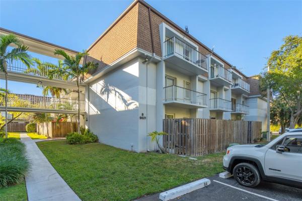 9621 SW 77th Ave #204B, Miami, Florida 33156, image 1