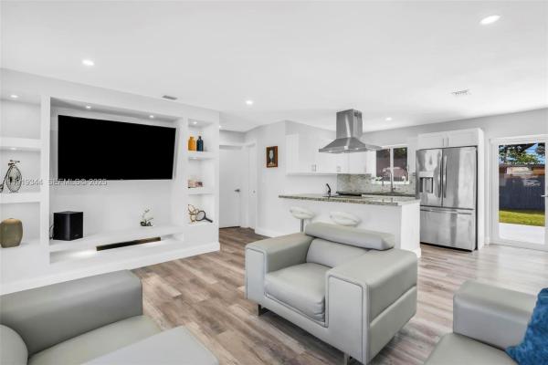 Boulevard Heights, 330 N 70th Ave, Hollywood, Florida 33024, image 1