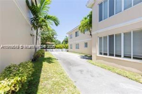 Biltmore, 2890 S Le Jeune Rd #, Coral Gables, Florida 33134, image 2