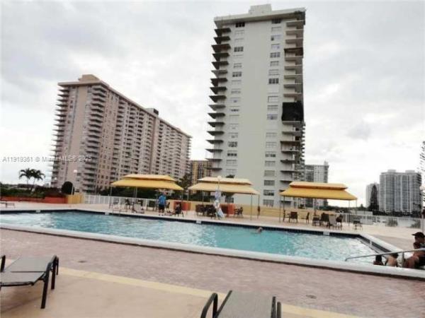 Winston Towers 400, 231 174th St #1701, Sunny Isles Beach, Florida 33160, image 2