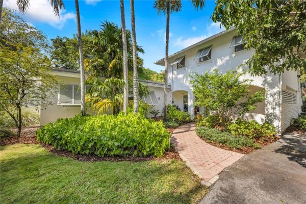 6301 Coral Lake Dr, Miami, Florida 33155, image 3