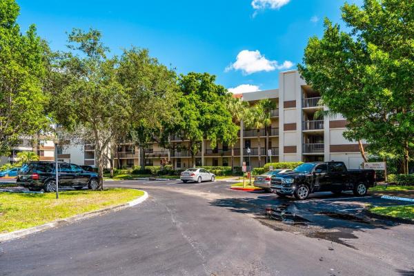 Lakes Of Newport, 100 NW 76th Ave #404-2, Plantation, Florida 33324, image 1