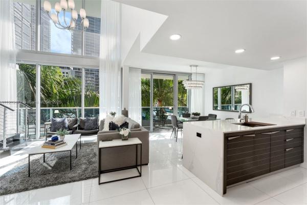 Epic Hotel & Residences, 200 Biscayne Boulevard Way #303, Miami, Florida 33131, image 1