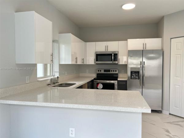 Lincoln Park, 808 NW 16th Ave #2, Fort Lauderdale, Florida 33311, image 1