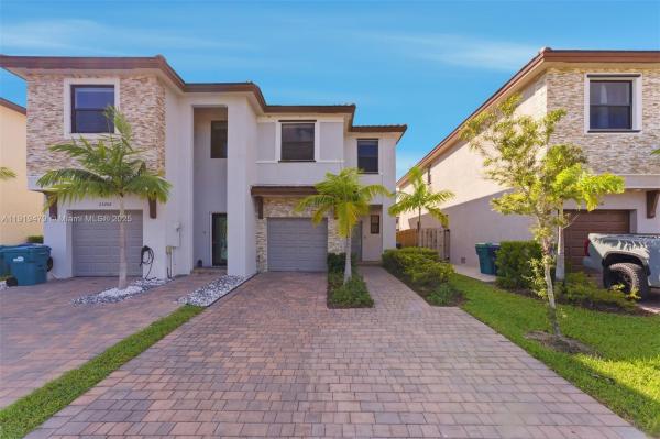 25266 SW 107th Ave, Unincorporated Dade County, Florida 33032, image 1