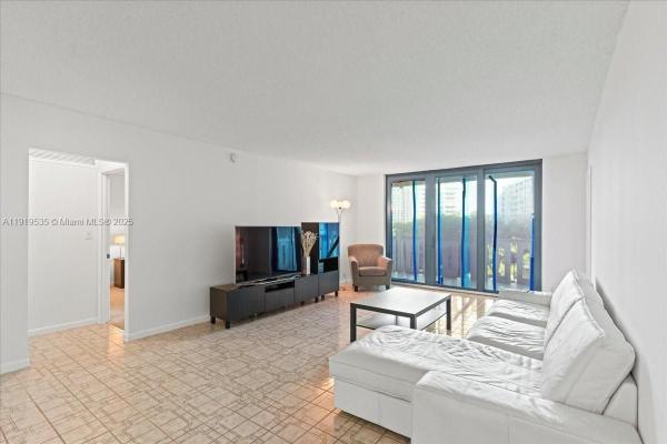 Towers Of Key Biscayne, 1121 Crandon Blvd #E304, Key Biscayne, Florida 33149, image 2